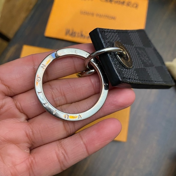 Lv ENCHAPPES KEY HOLDER - Picture 5 of 9